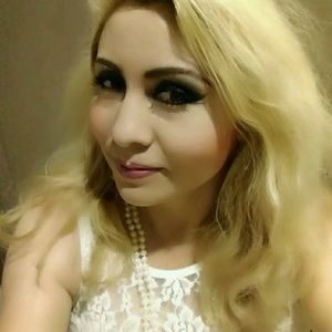 Meet your Posher, Luz